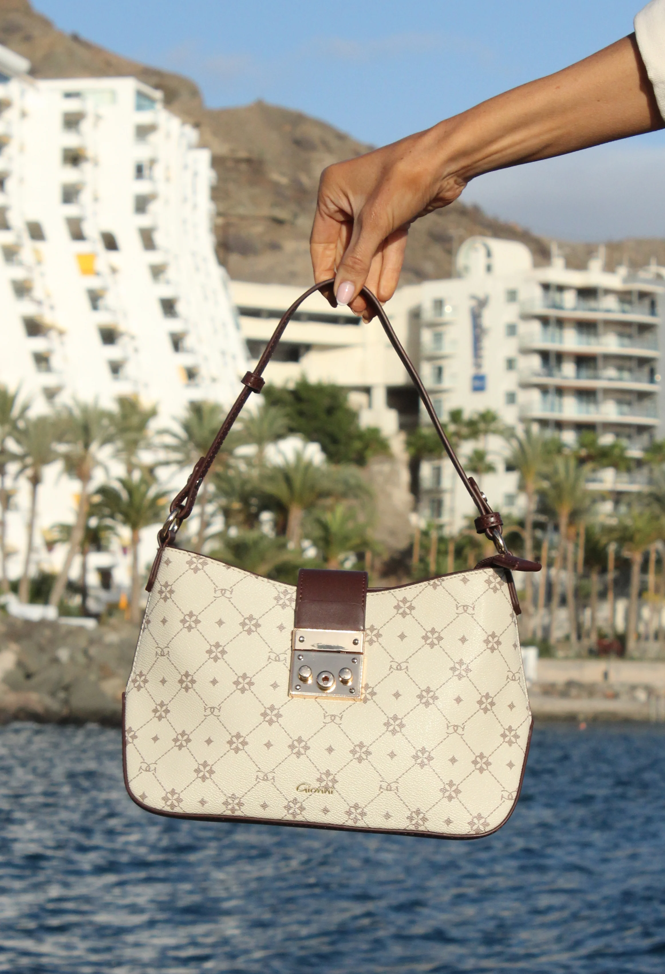 Monogram Shoulder bag - Image 3