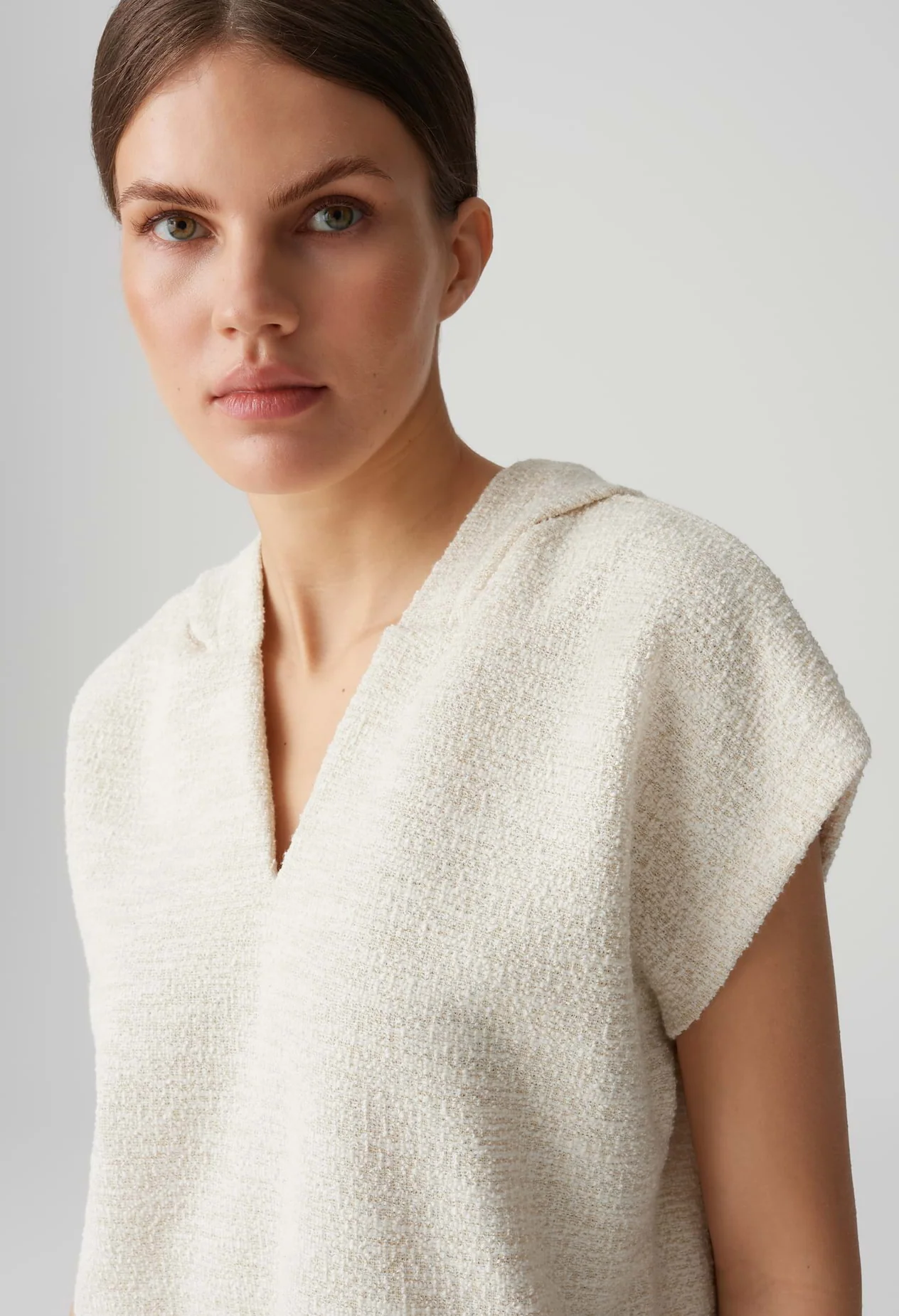 Ginsi Blouce sleeveless Hoodie - Image 4