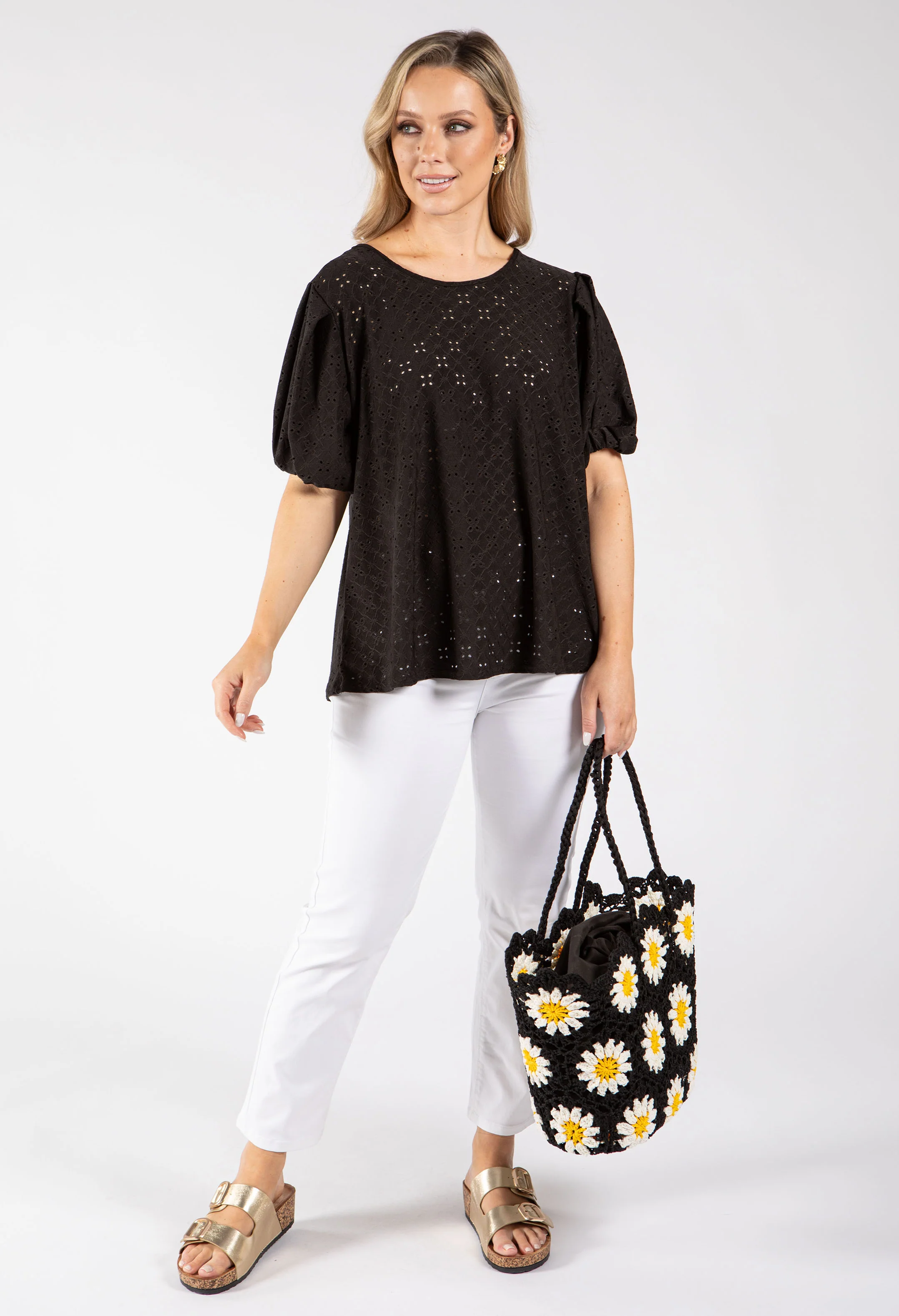 Paca Floral Embroidery Top - Image 15