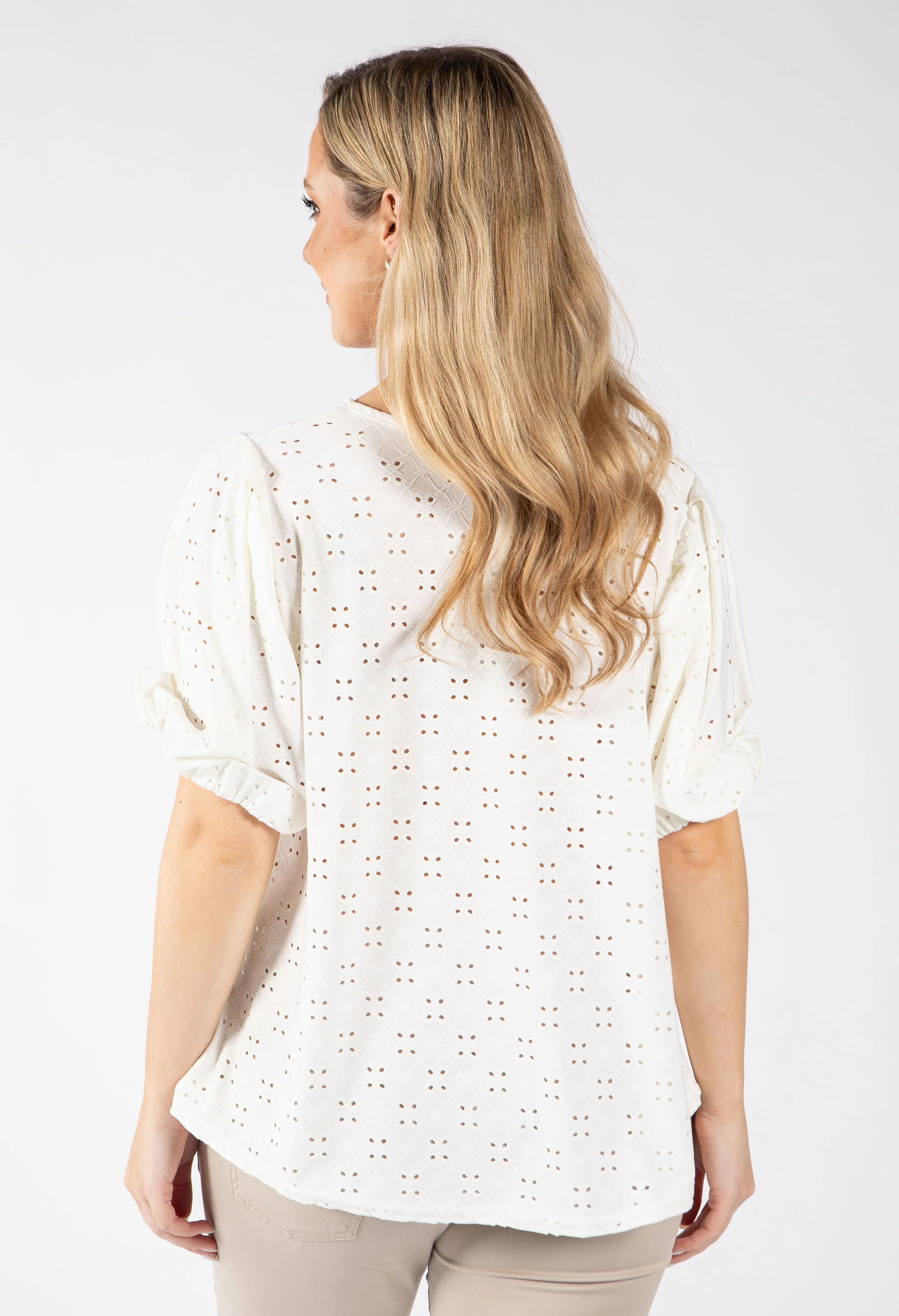 Paca Floral Embroidery Top - Image 6