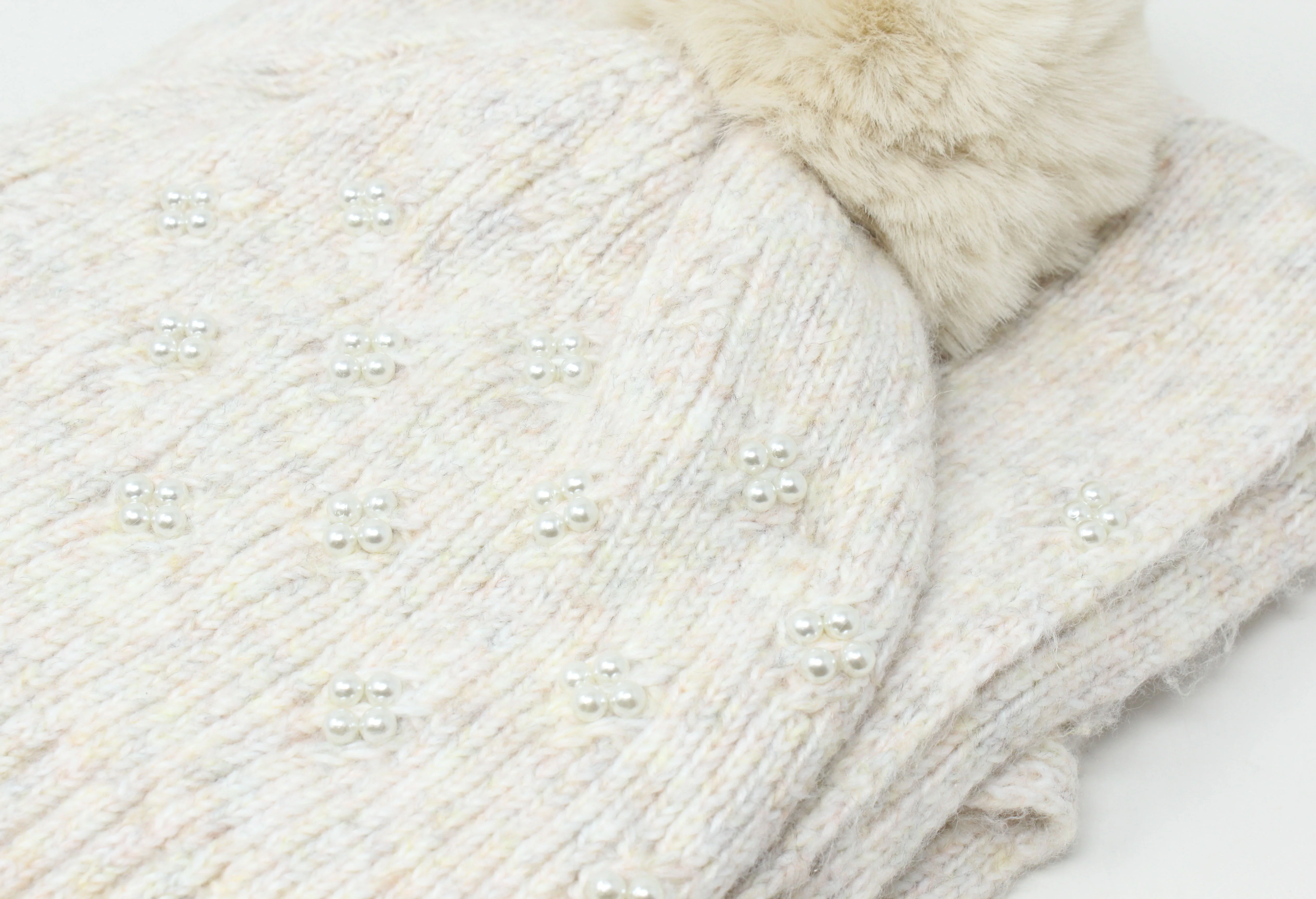 Pearl Hat and Scarf Giftset - Image 6