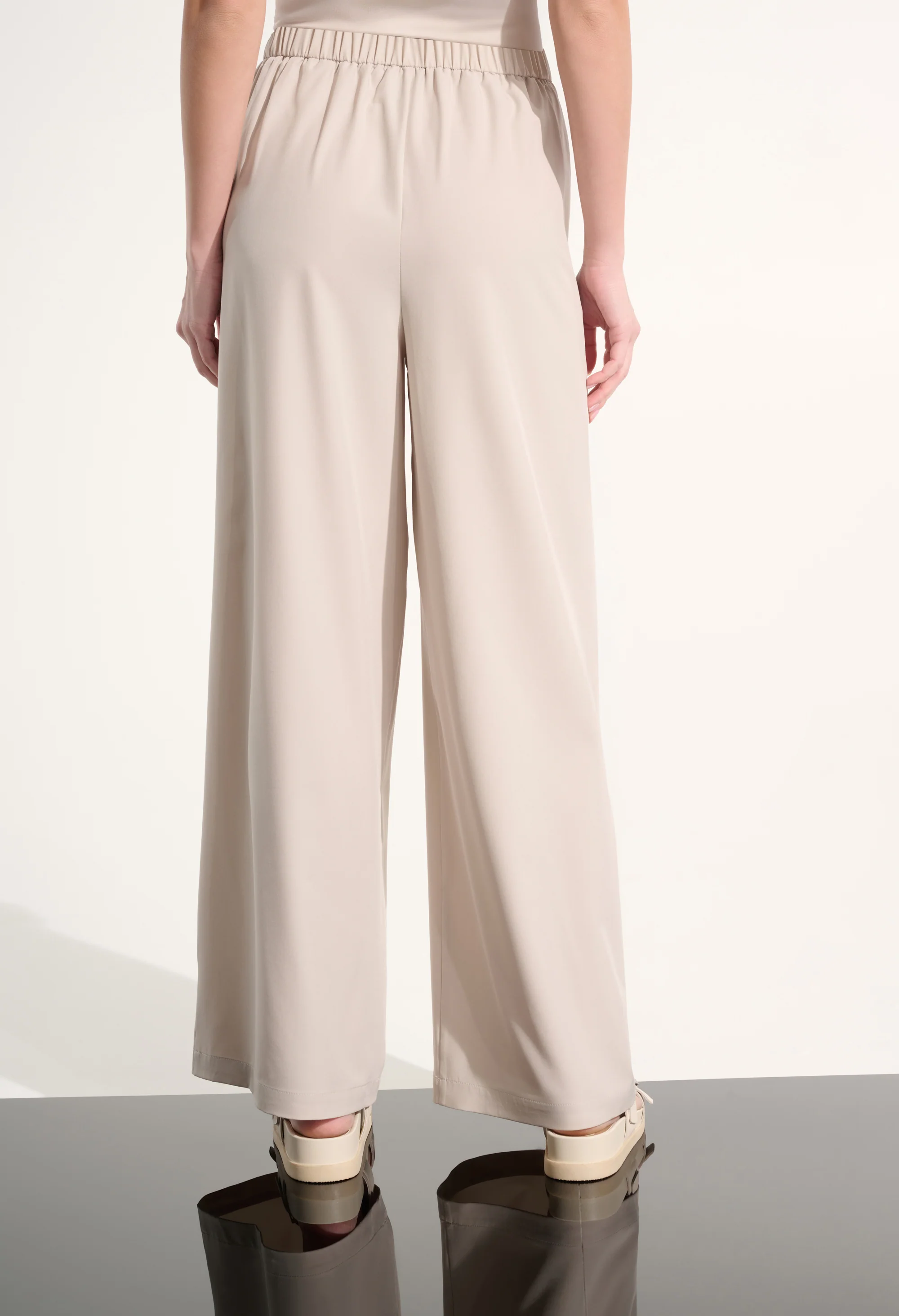 Pull-on Wide Leg Trousers - Image 4