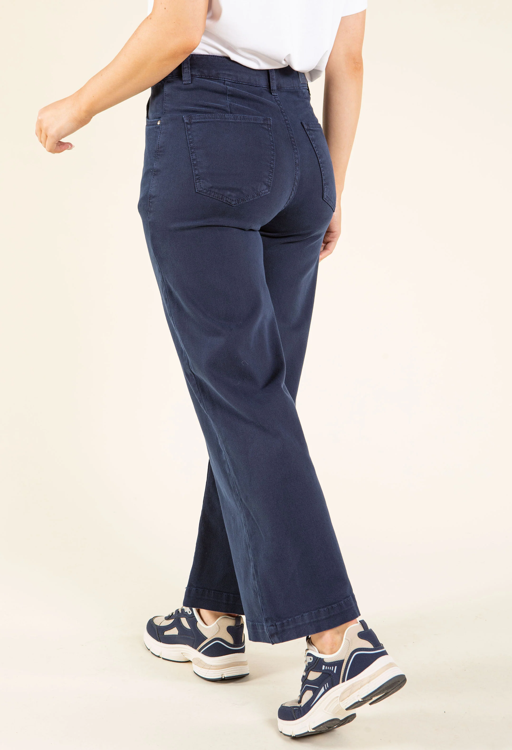 Rosie Relaxed Wide Leg Jeans - Image 6