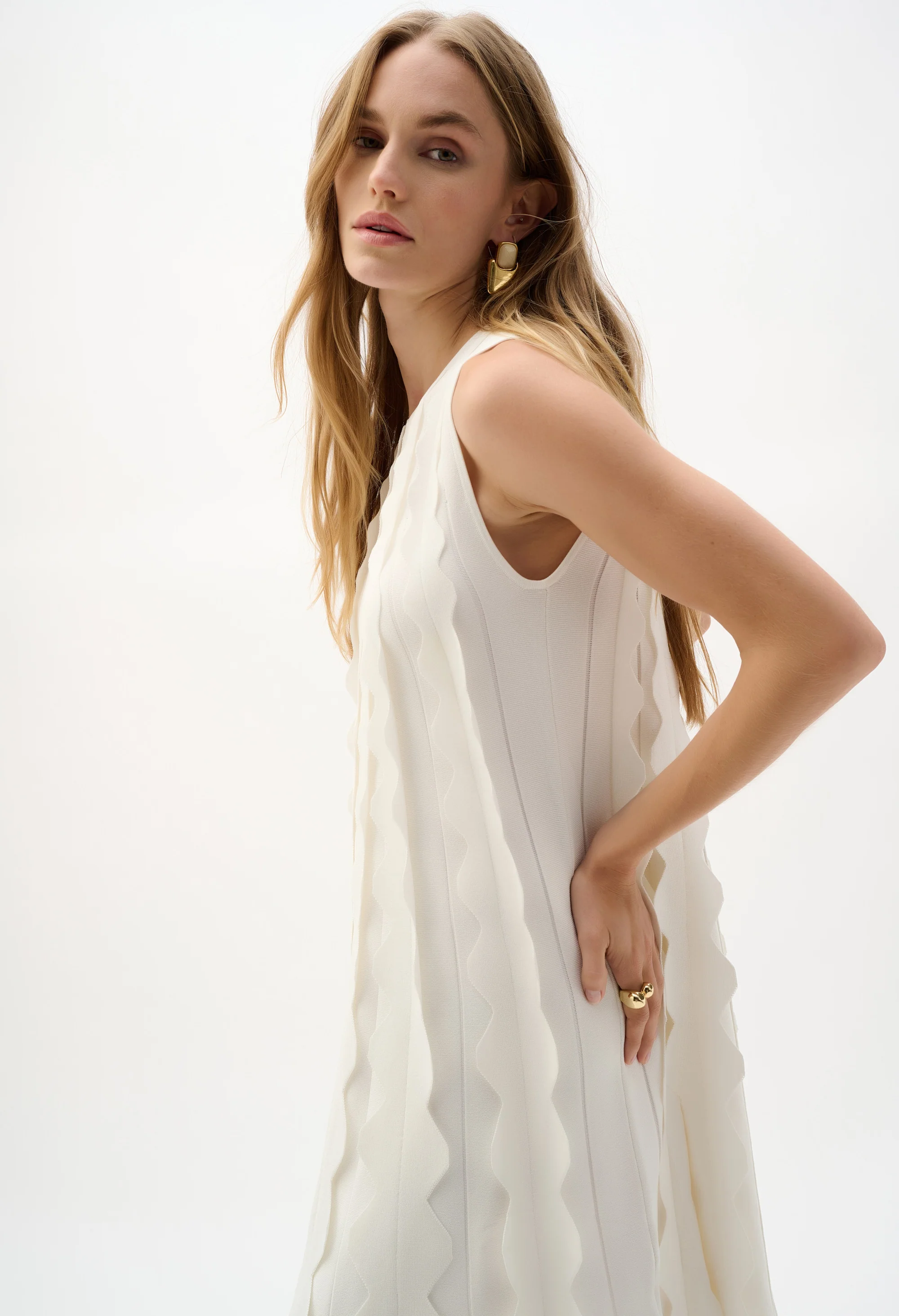 Sleeveless A-line Dress - Image 3