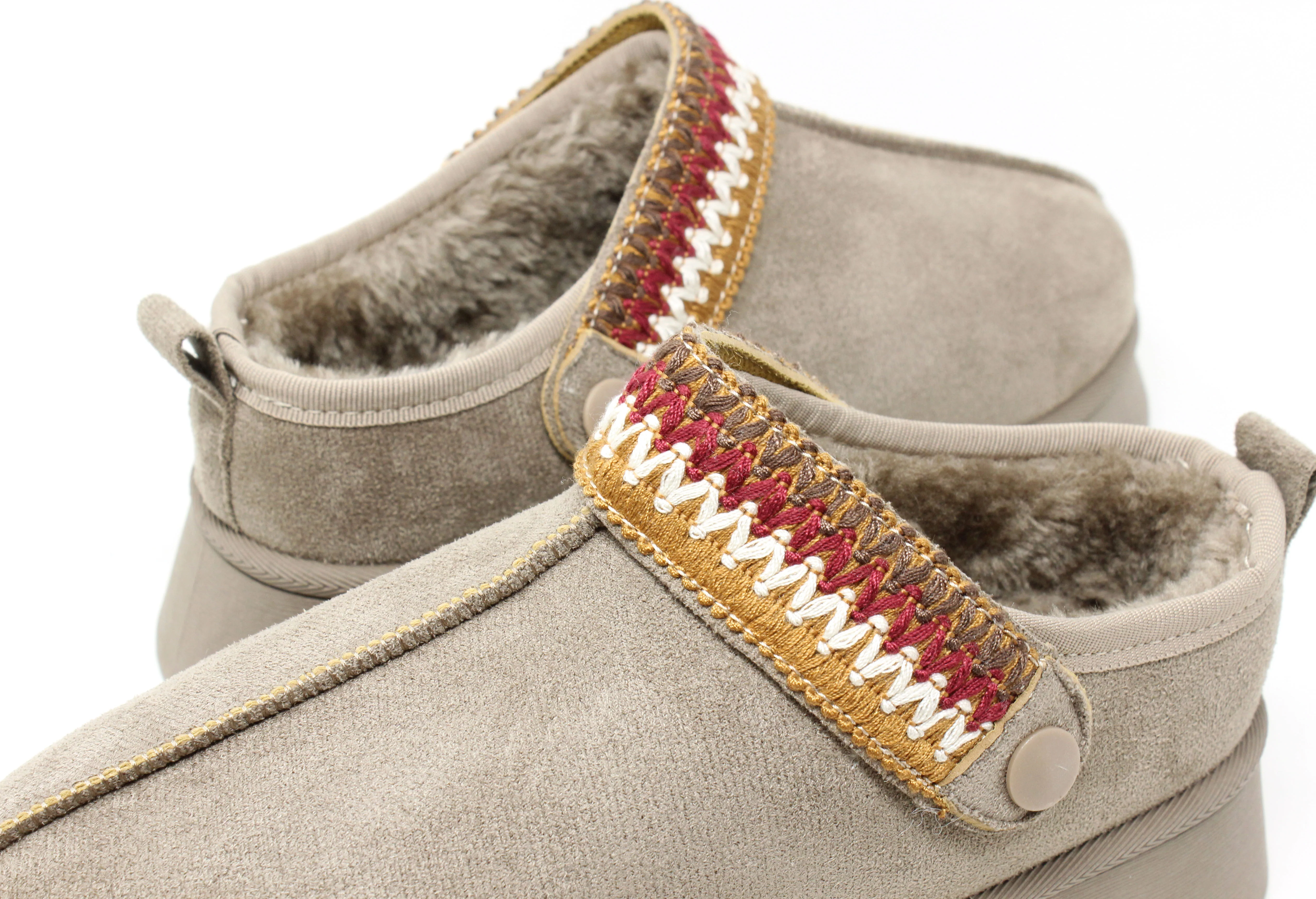 Slip On Boot with Trimmed Strap - Image 13
