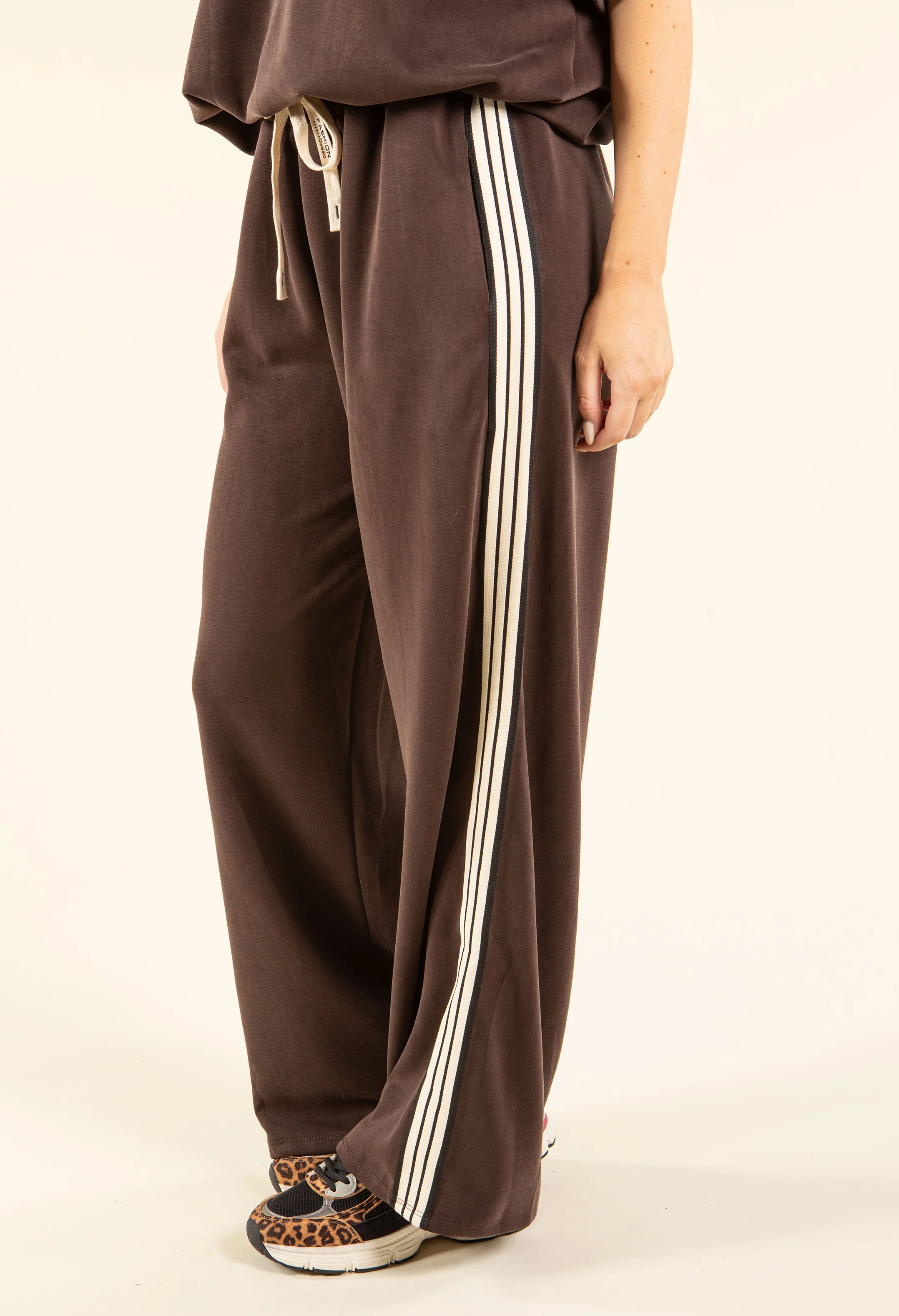 Stripe Detail Wide Joggers - Image 13