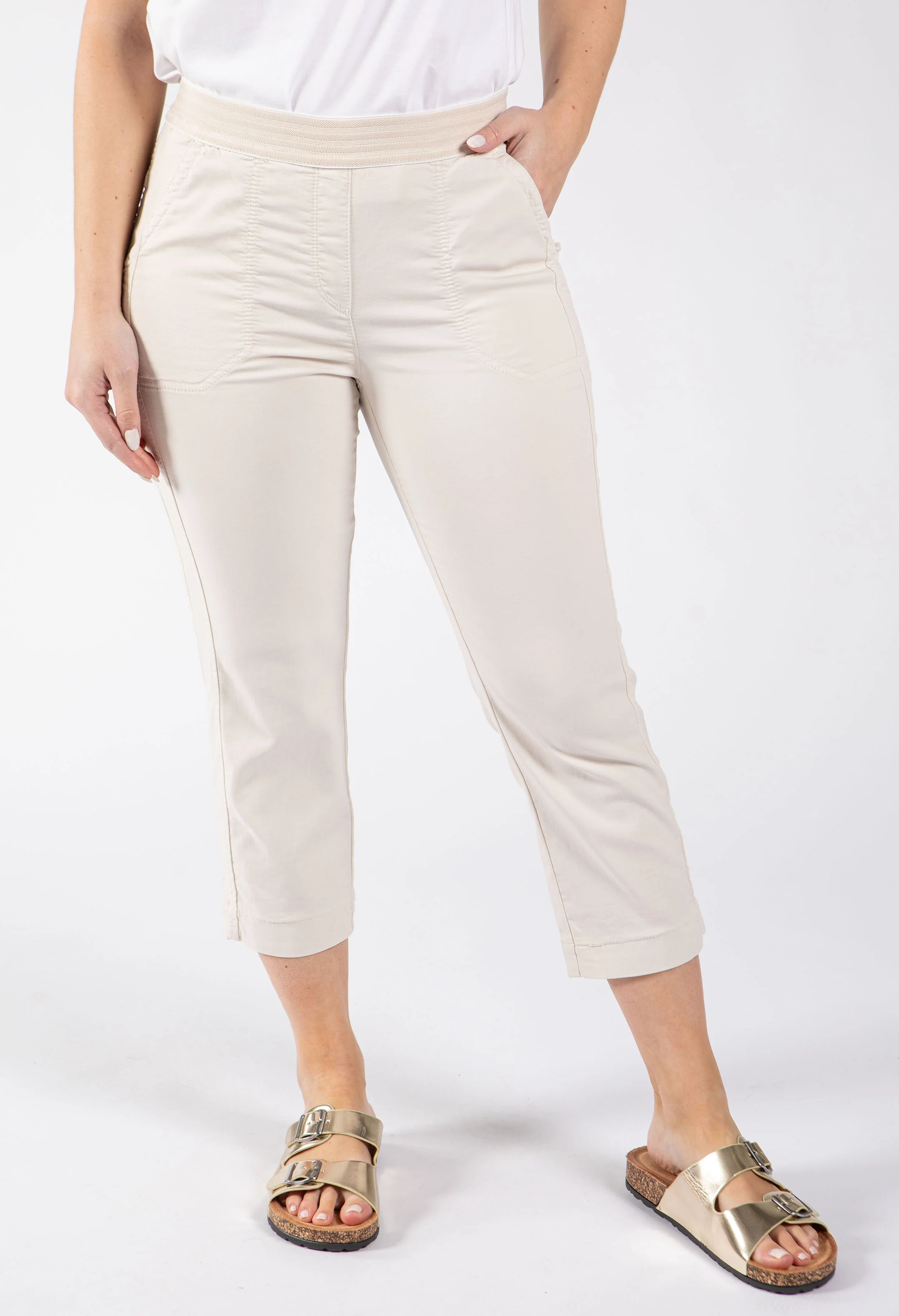 Sue 3/4 Jogpants - Image 10