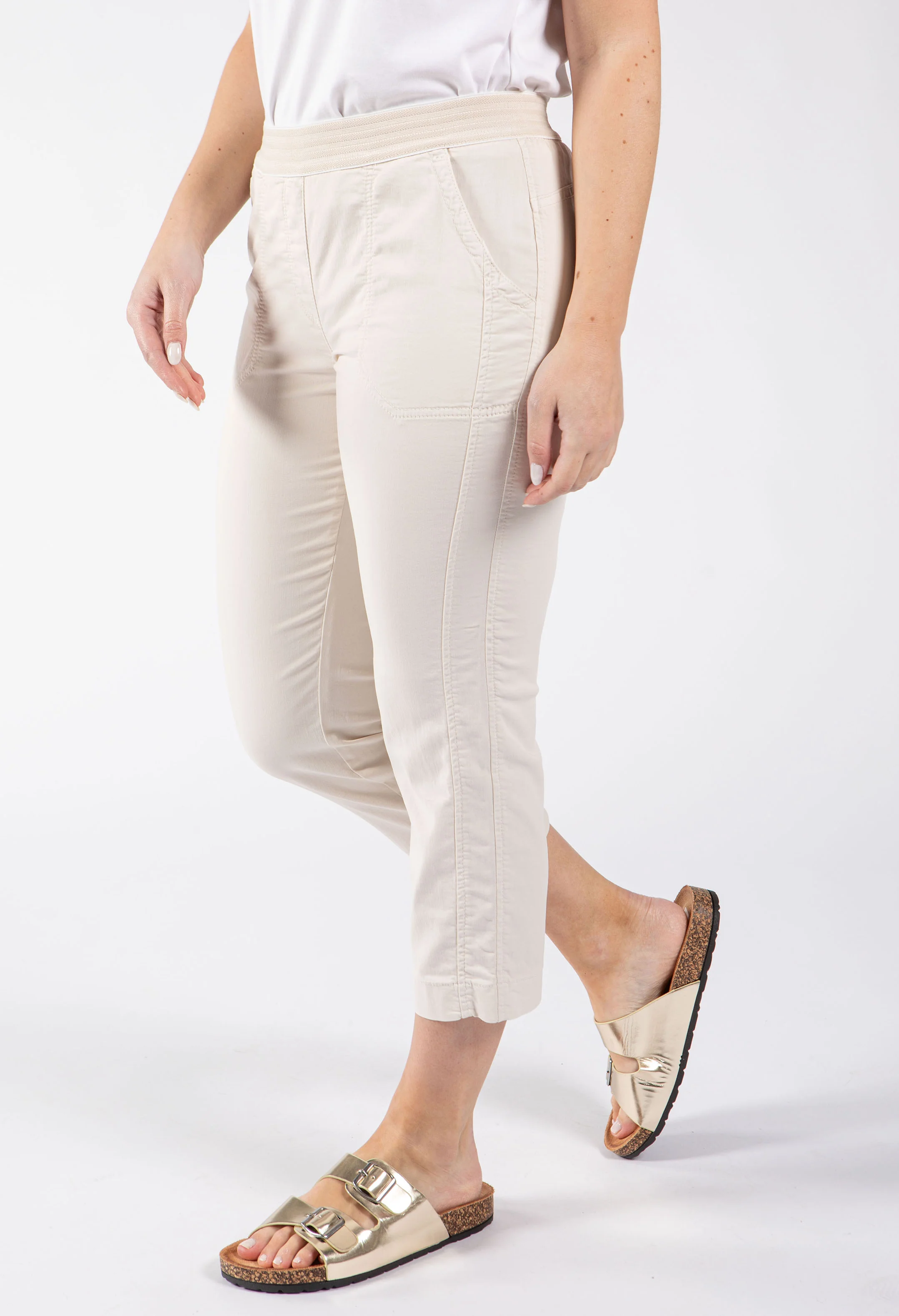 Sue 3/4 Jogpants - Image 11