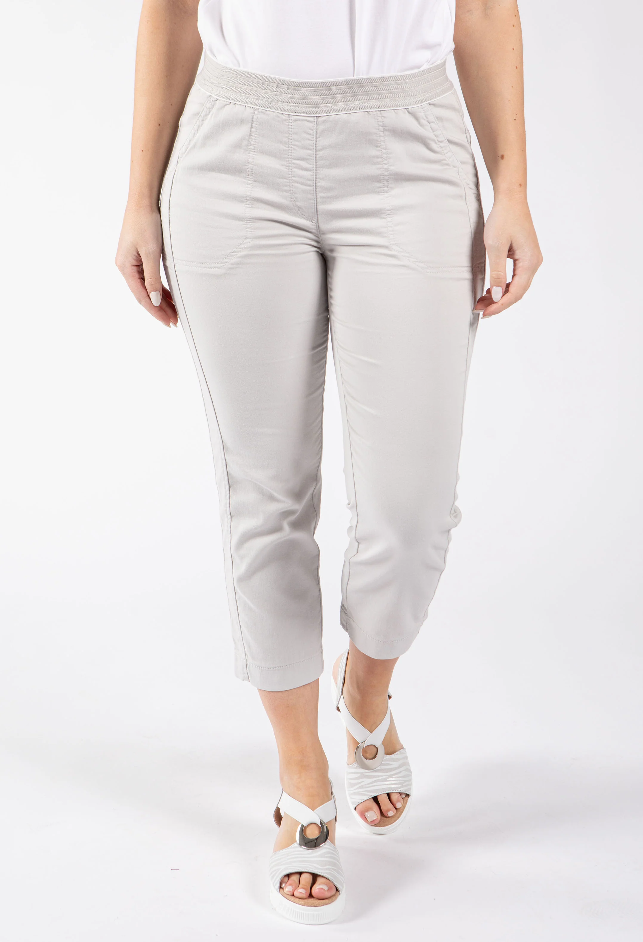 Sue 3/4 Jogpants - Image 14