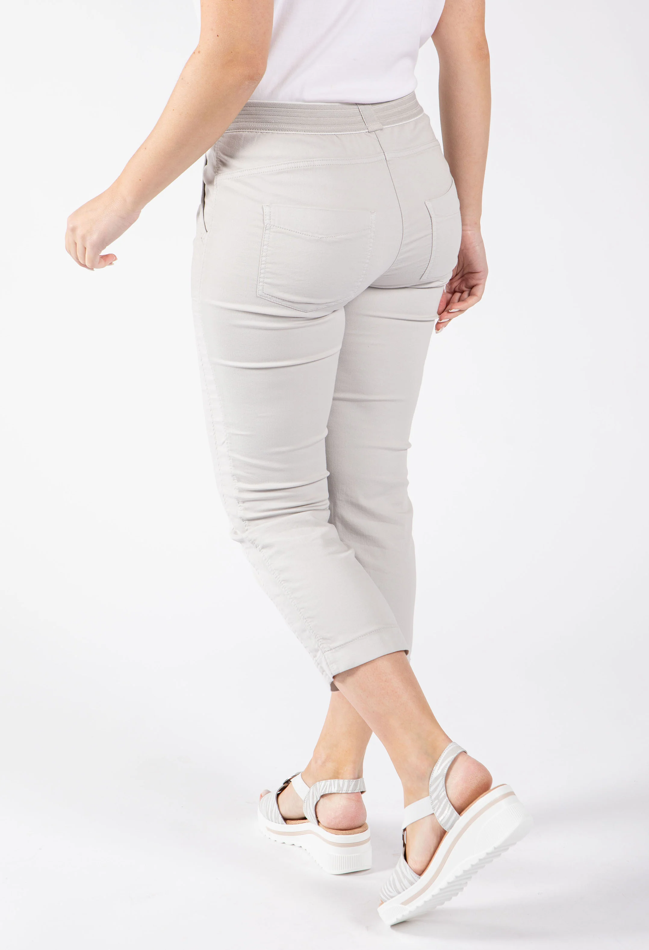 Sue 3/4 Jogpants - Image 16
