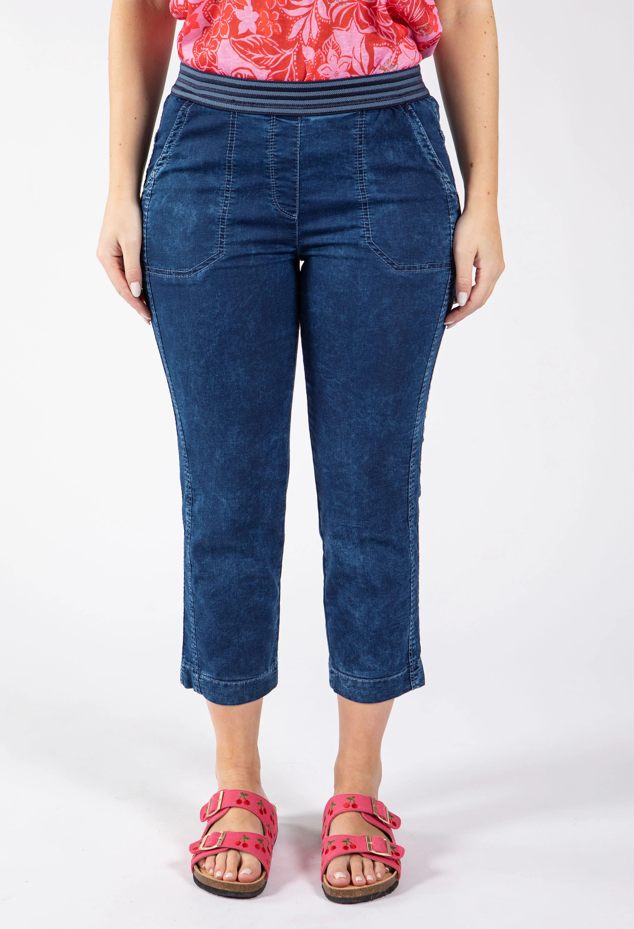 Sue 3/4 Jogpants - Image 23