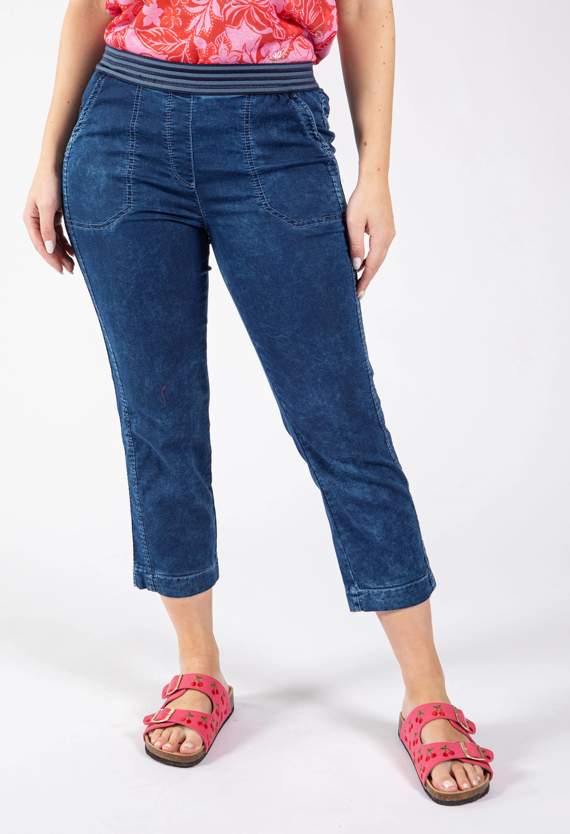 Sue 3/4 Jogpants - Image 24