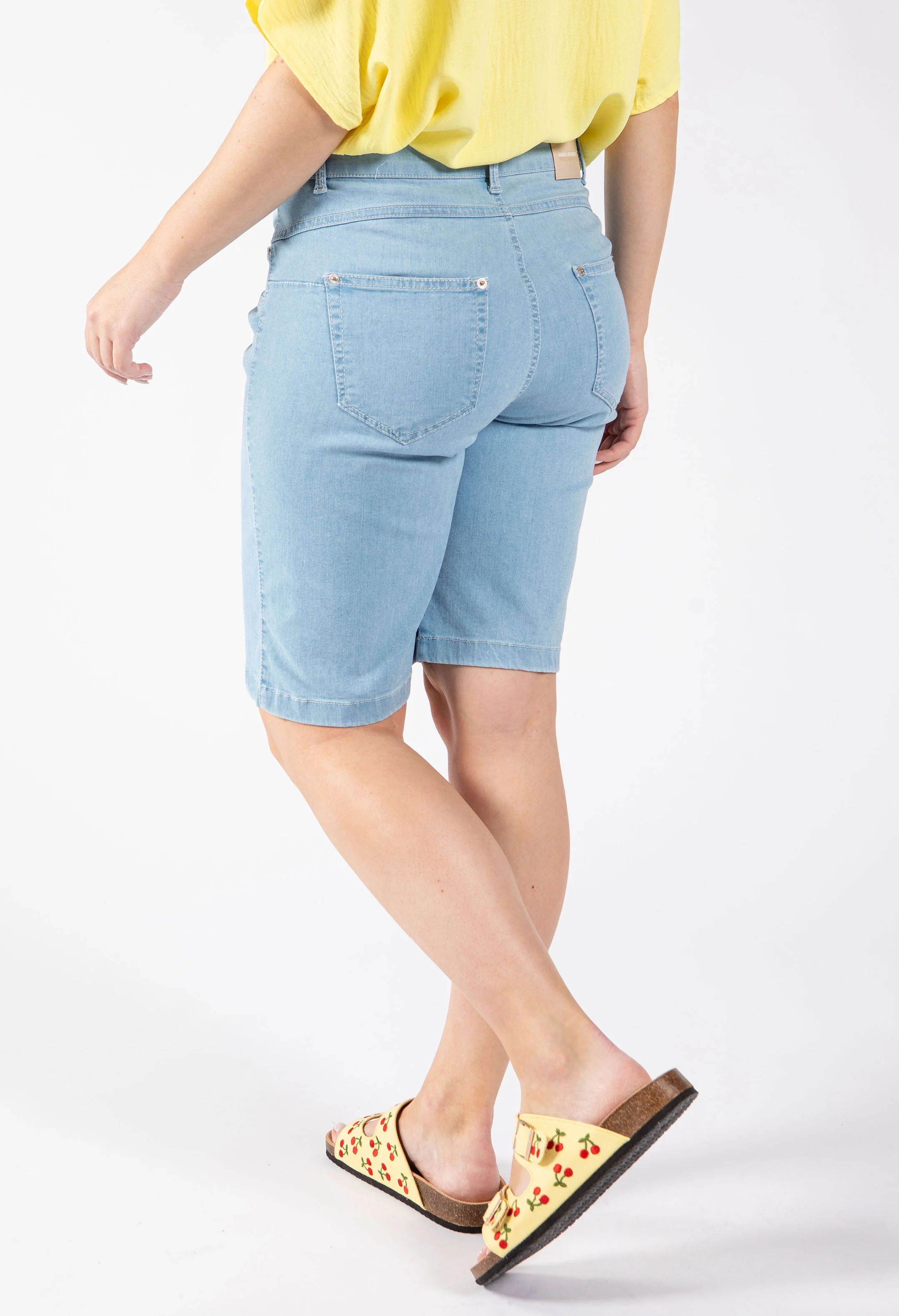 Summer Feeling Denim Bermuda - Image 11