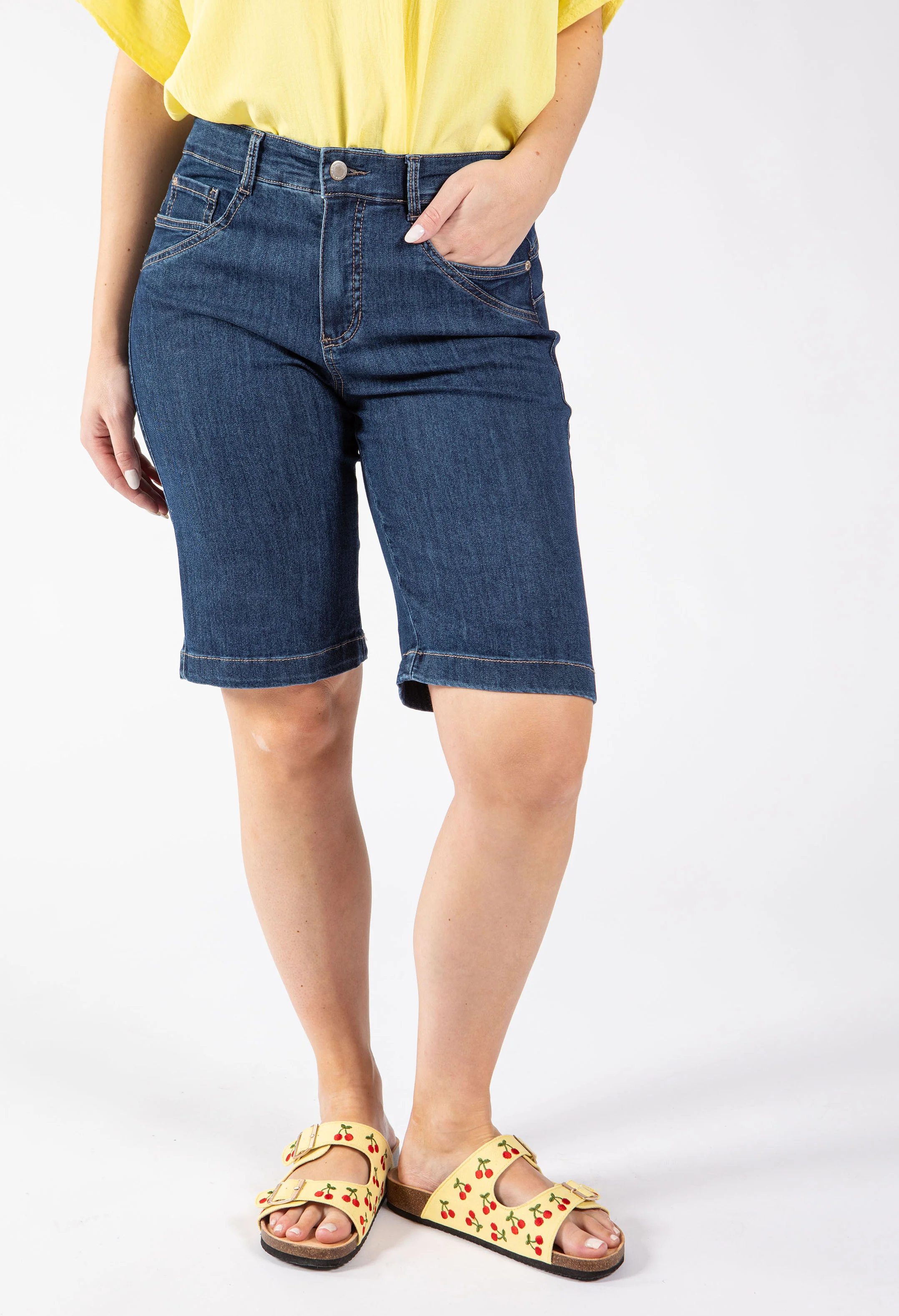 Summer Feeling Denim Bermuda - Image 4