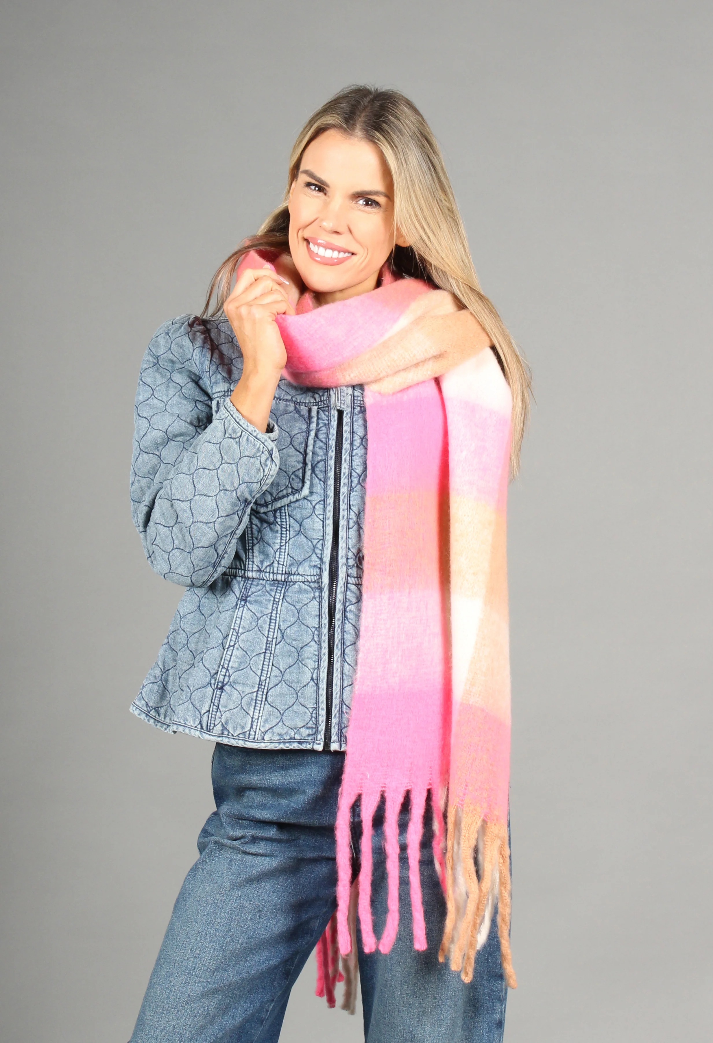 Super Soft Tassel End Check Scarf - Image 5