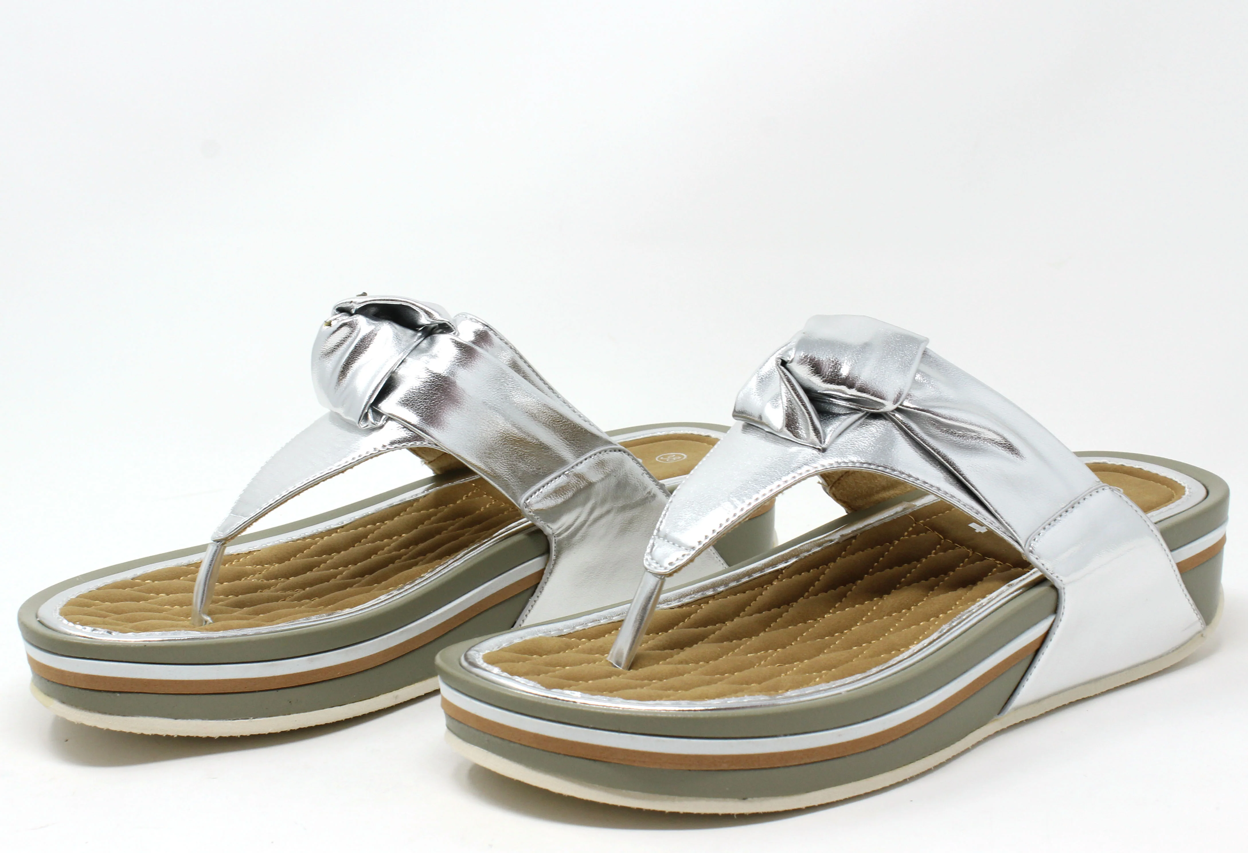 Front Twist Flip Flop - Image 7