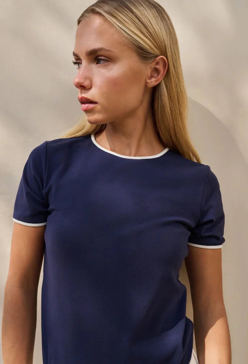 T-shirt with contrasting trim and round neck