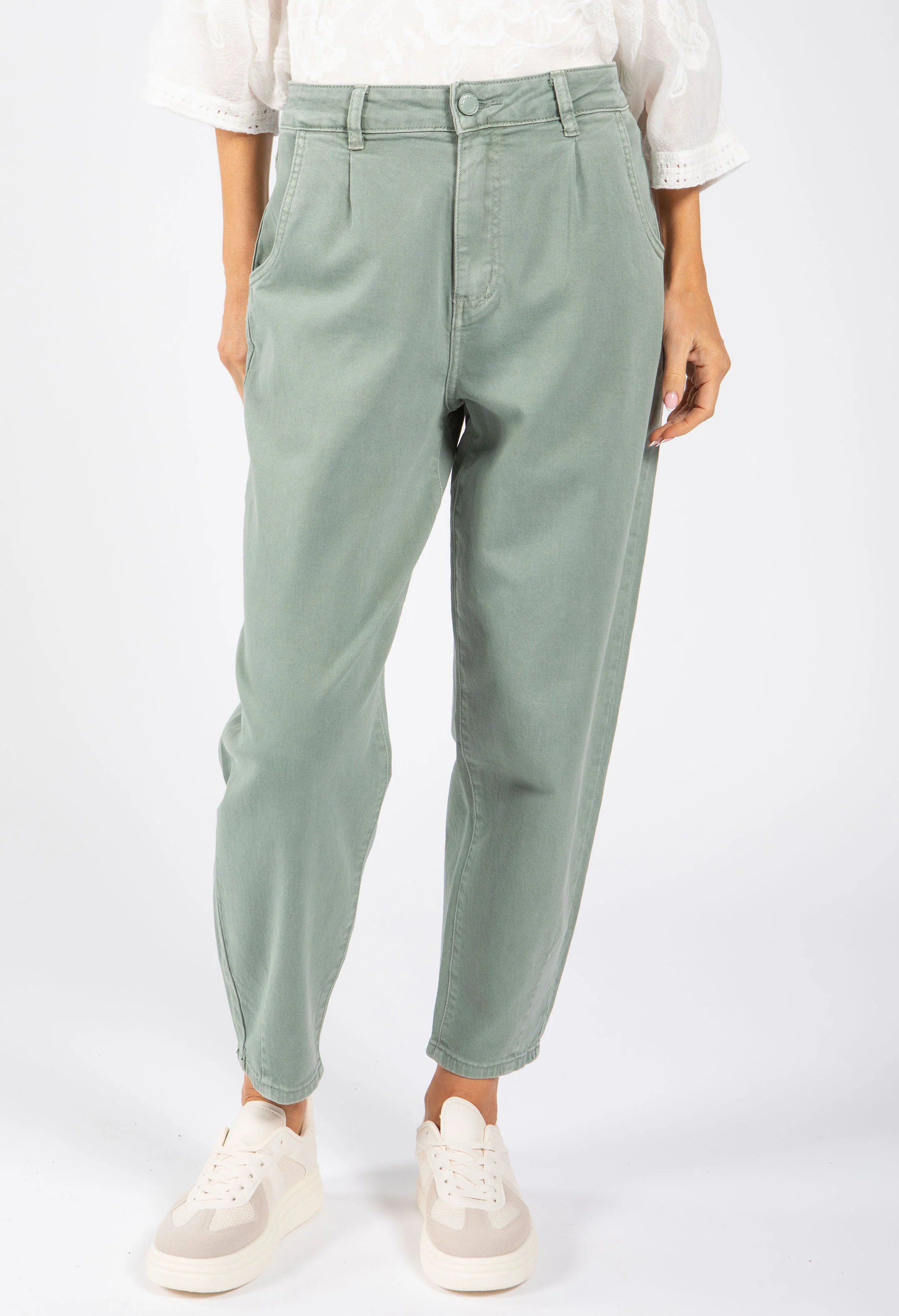 Tiffanie Barrel Fit Jeans - Image 12