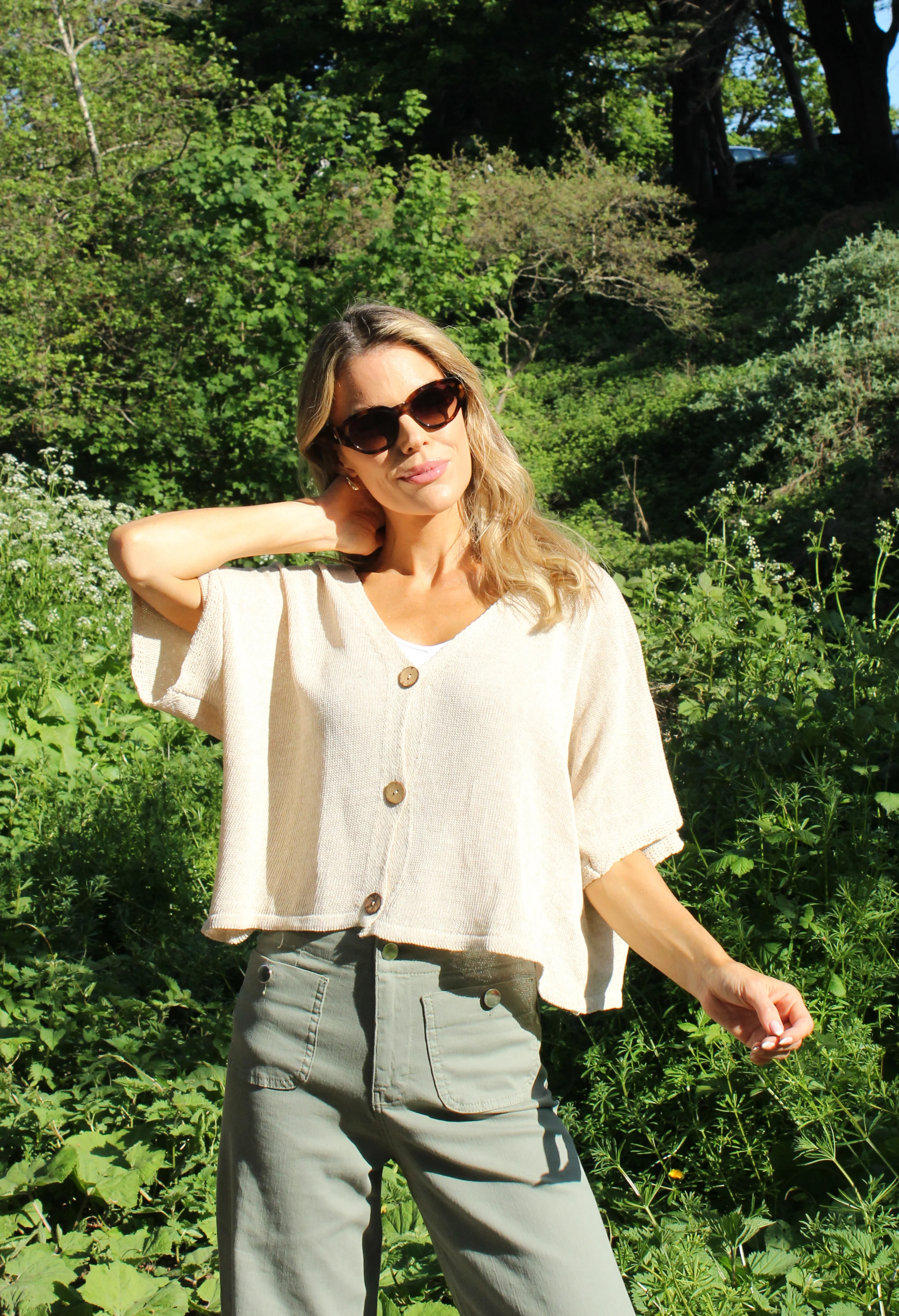V-Neck Cropped Knit Cardigan - Image 11