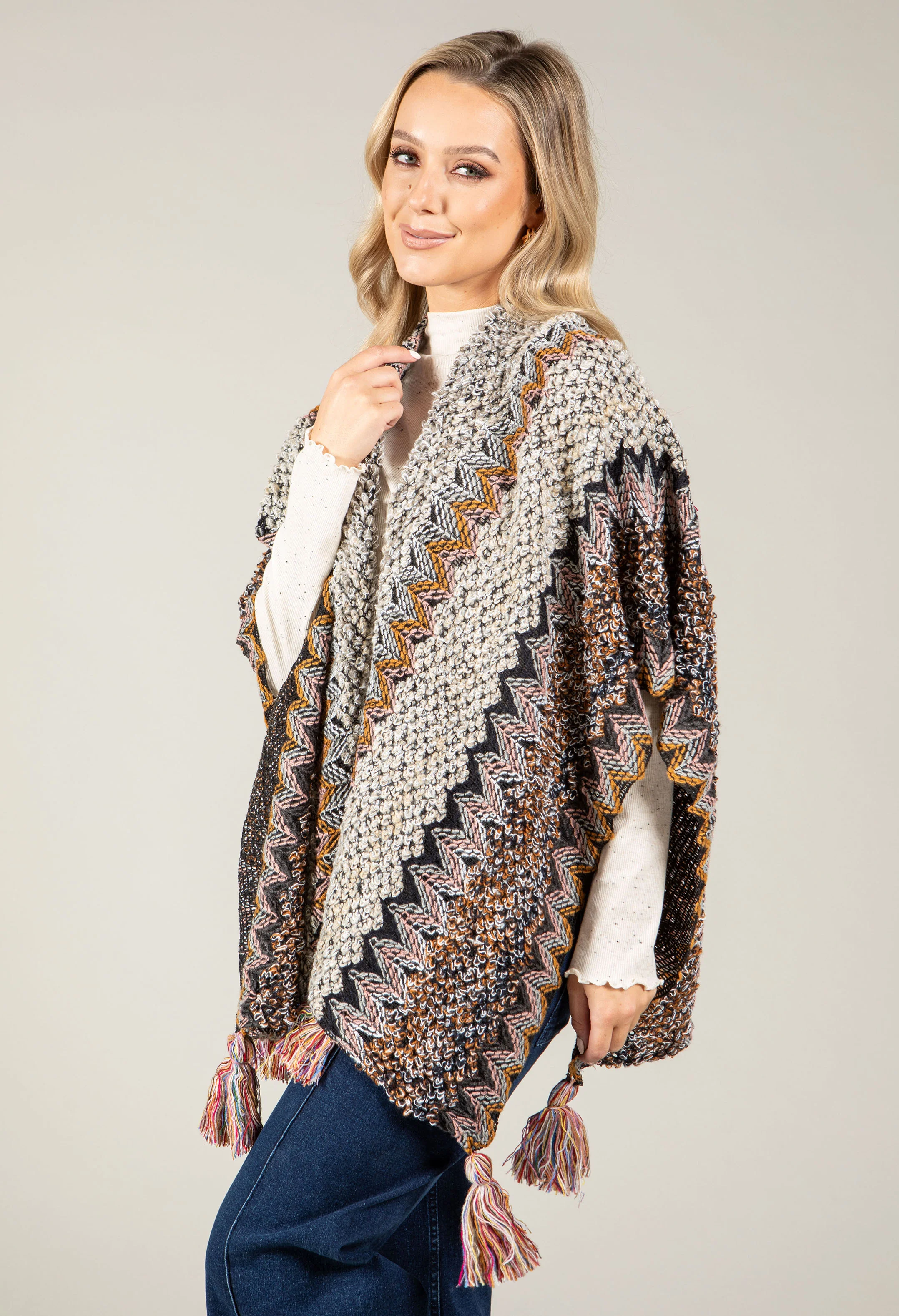 Vintage Style Knit Poncho - Image 11