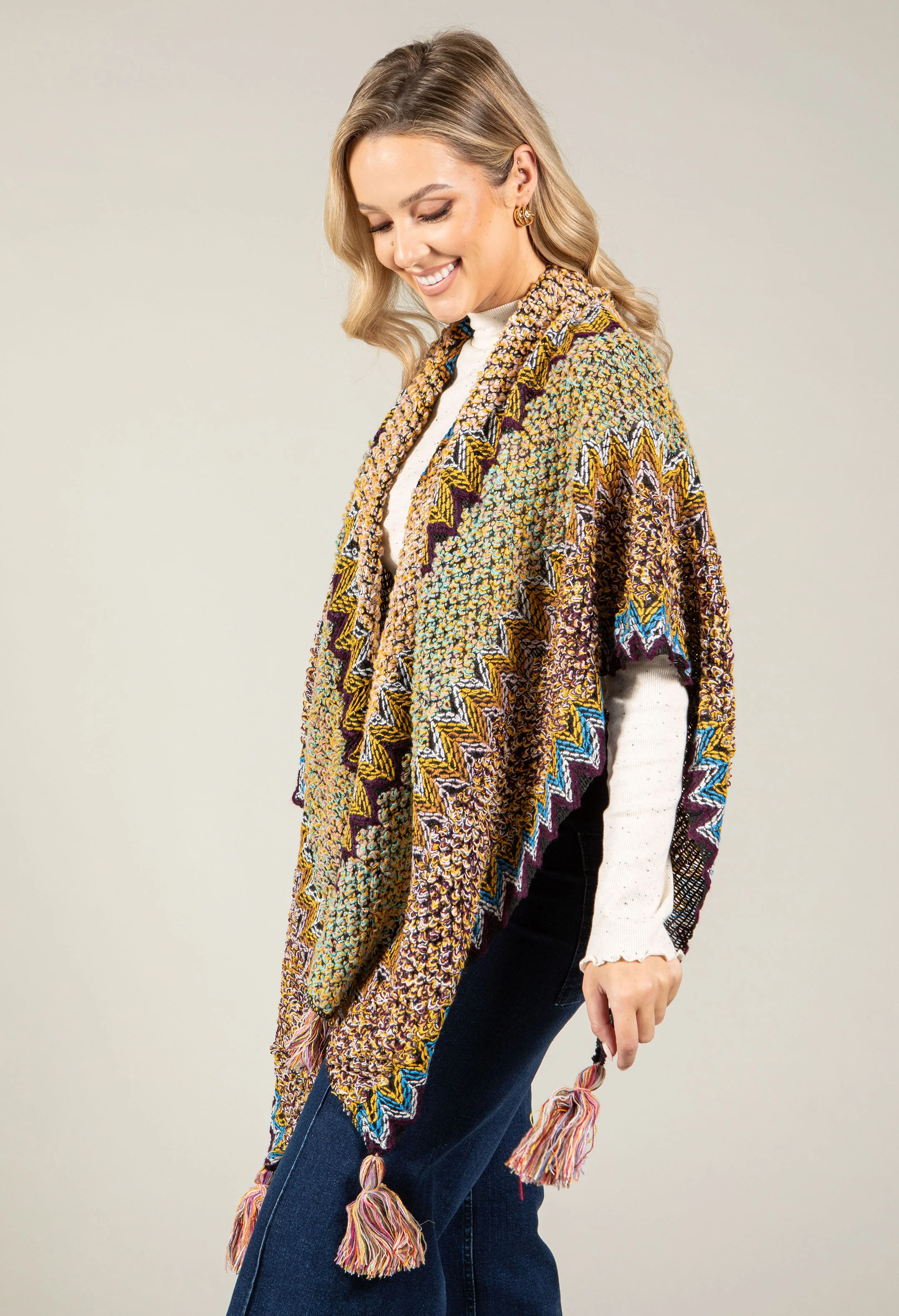 Vintage Style Knit Poncho - Image 15