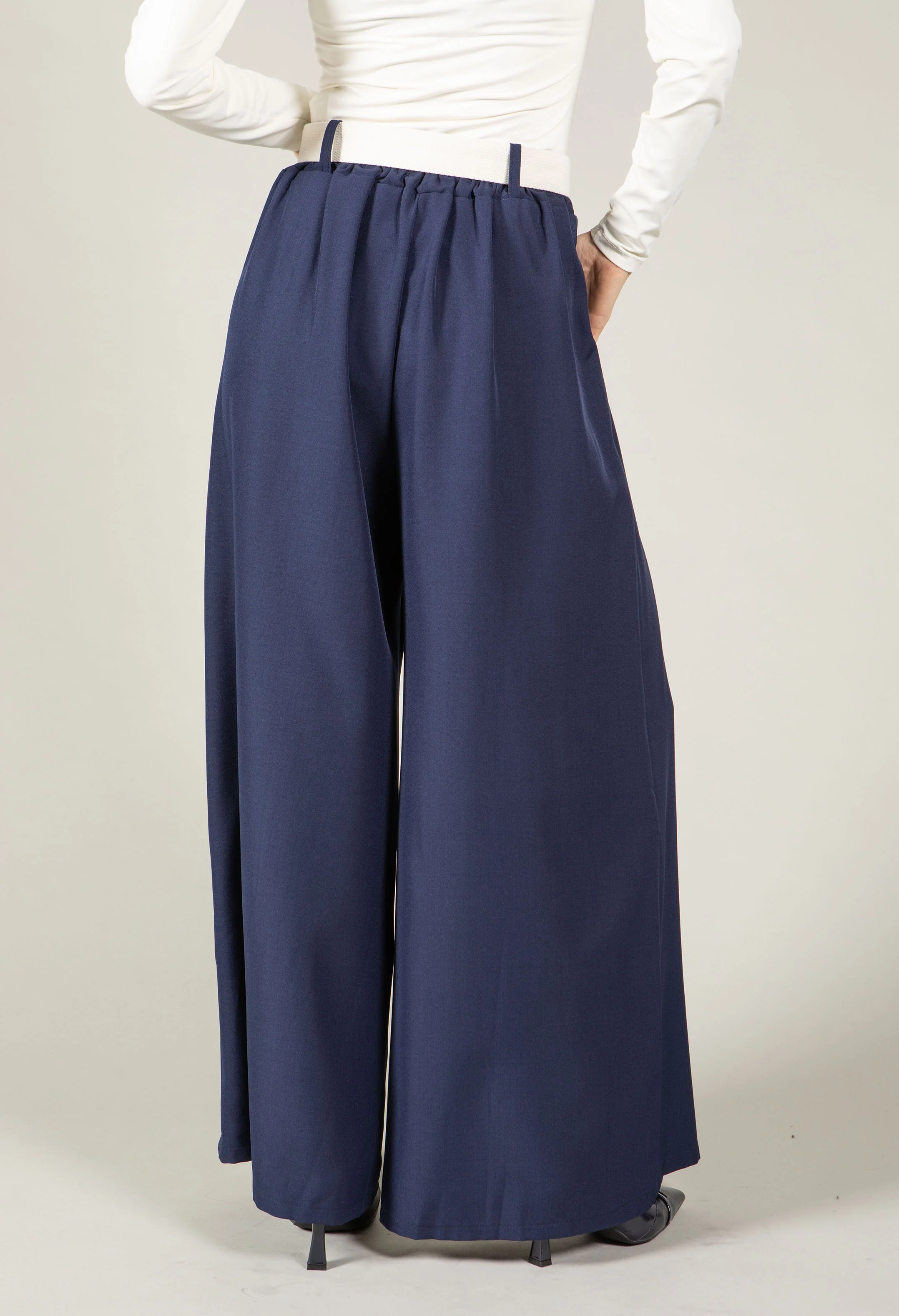 Regular Wide Leg Belted Trousers - Image 5
