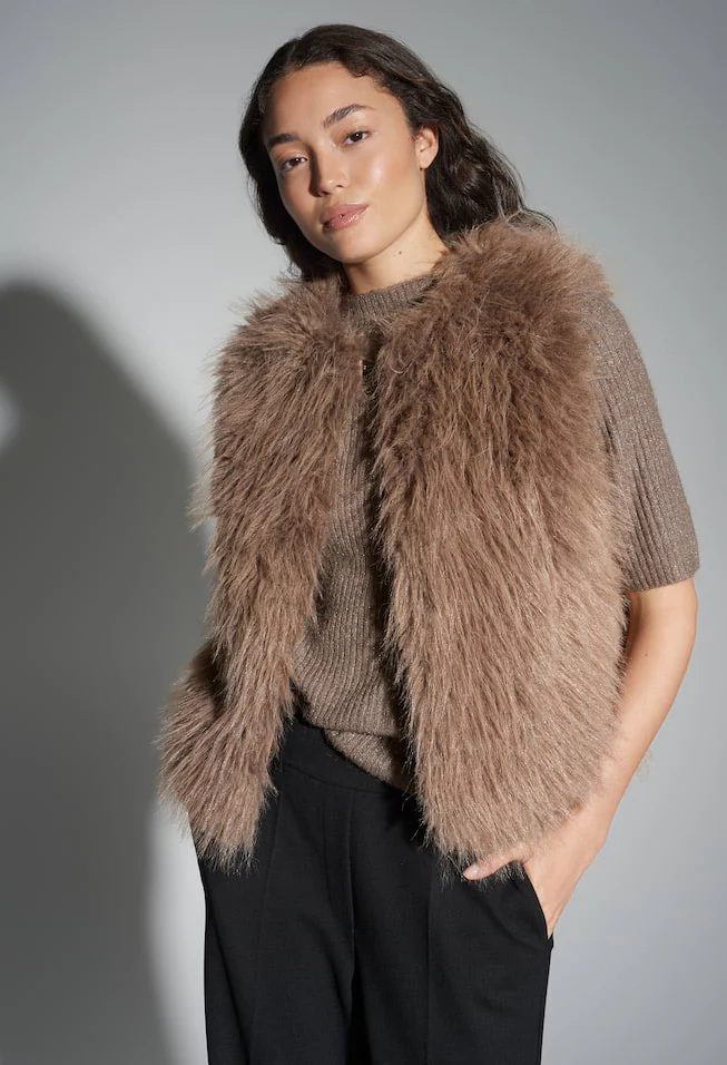 Wondra Faux Fur Waistcoat - Image 2