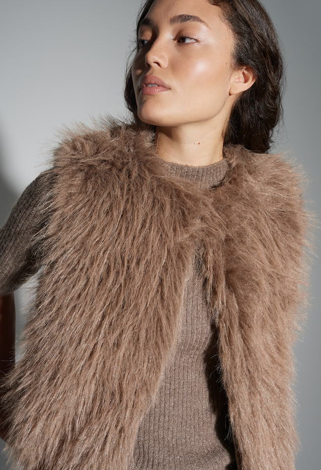 Wondra Faux Fur Waistcoat - Image 3